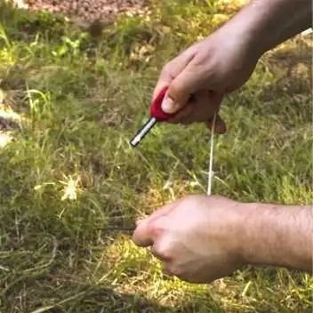 Pierre à feu avec boussole intégrée et grattoir 8cm BCB