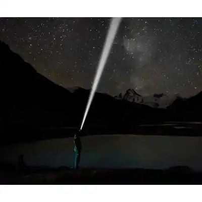 Lampe Tactique T20L Longue Portée, 2 Km - 900 Lumens Nextorch