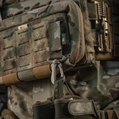 Porte Accessoires Molle Avec Mousqueton M-Tac Multicam