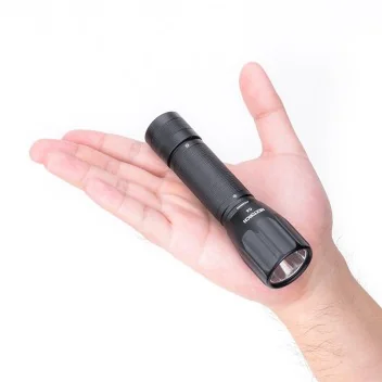 Lampe de poche C4, 700 lm.